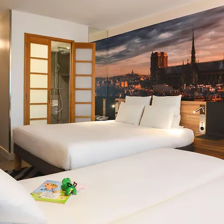 Novotel 14 Porte D'orleans Hotel 4*