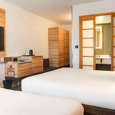 Novotel 14 Porte D'orleans Hotel 4*