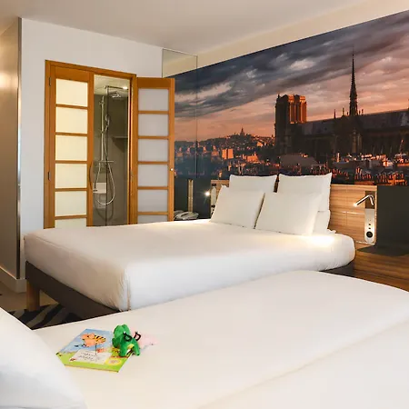Novotel 14 Porte D'orleans 4*