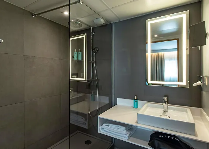 Novotel 14 Porte D'orleans Hotel 4*